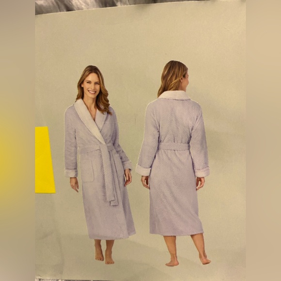 Plush Wrap Robe - Picture 3 of 5